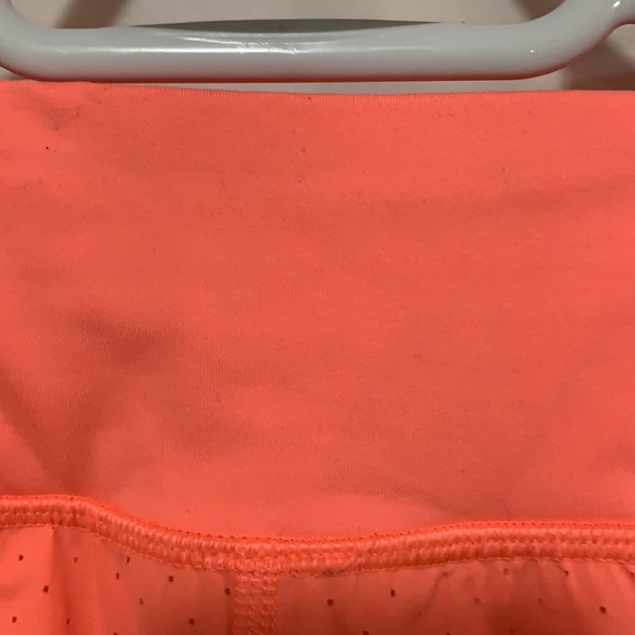 Lululemon Final Lap Short 2.5” - Pop Orange Sz 4 - Picture 7 of 11
